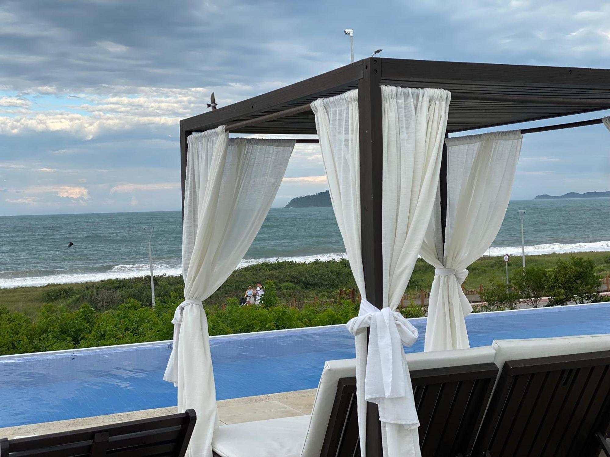 Bali Beach Home Club Rogga Beira Mar - Balneario Piçarras Exteriér fotografie